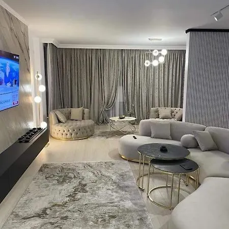 Luxury Promenada Apartment *